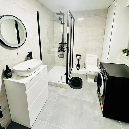 Holiday home Spacious Leeds Terrace House With 5 Bedrooms