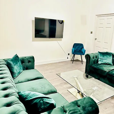 Spacious Leeds Terrace House With 5 Bedrooms Holiday home Leeds (West Yorkshire)